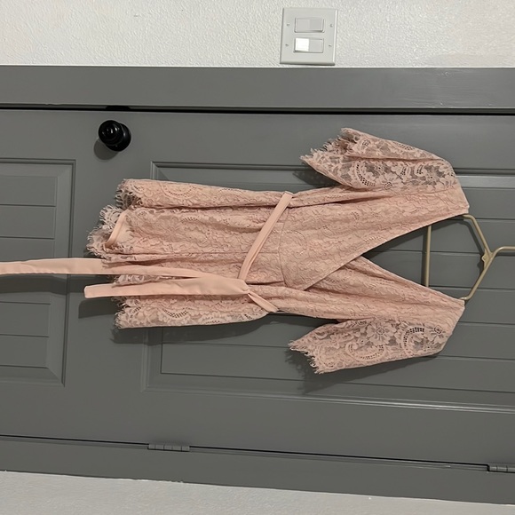 Beautiful romper. - Picture 1 of 3